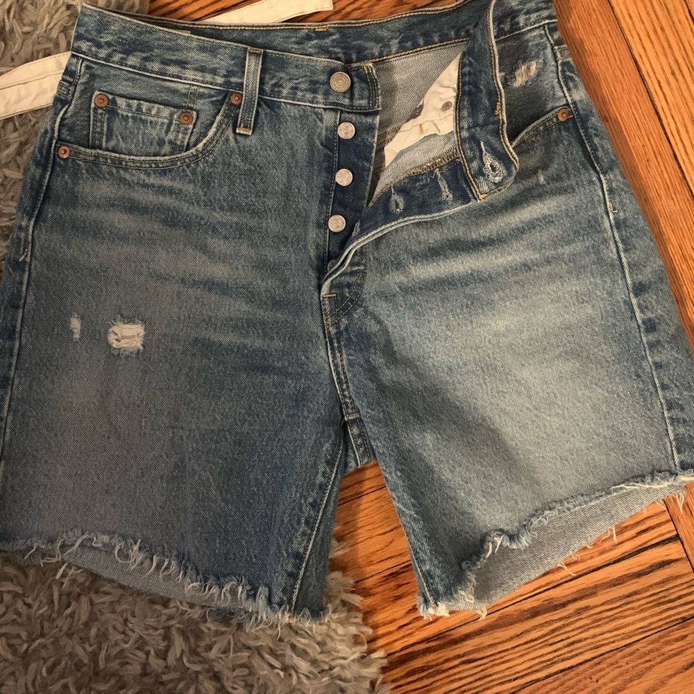 Levi’s 501 high rise shorts size 29